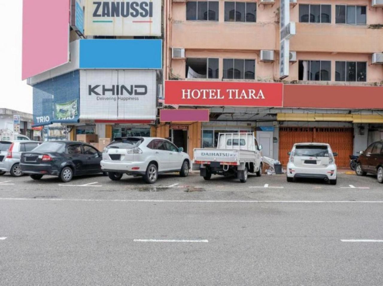 Hotel Tiara Chukai 外观 照片